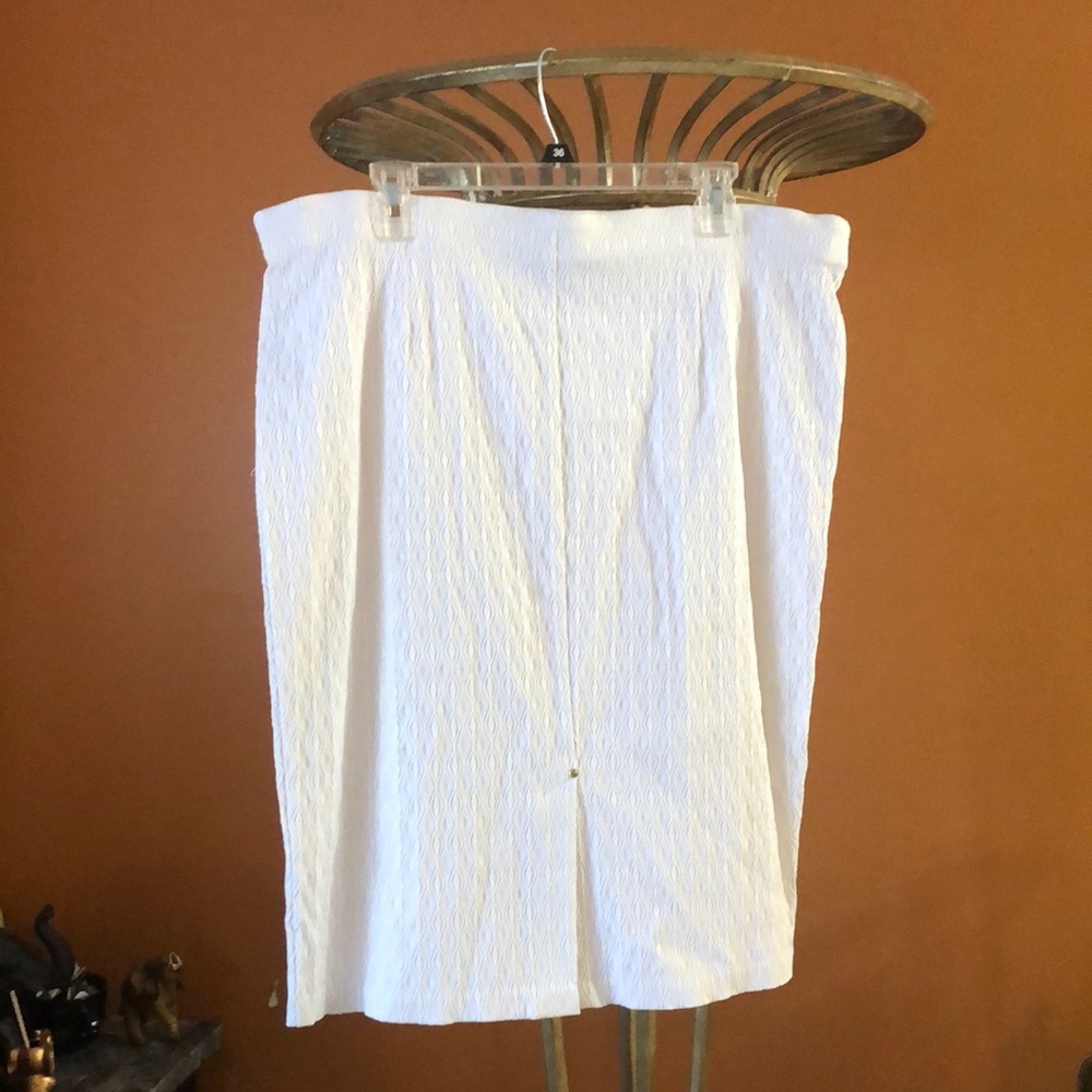 White textured pencil skirt